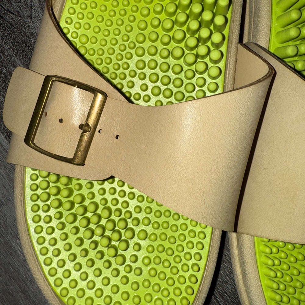 REVS Reflexology Sandals/ Shoes Beige and Green Massage Sandals 8 / 38 NEW - Picture 4 of 6